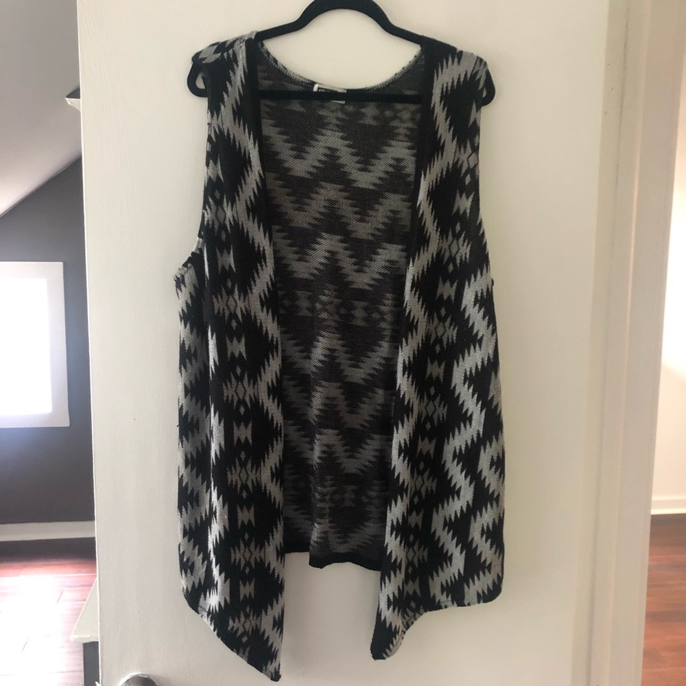 Studio 8 Open woven vest - plus size 3x